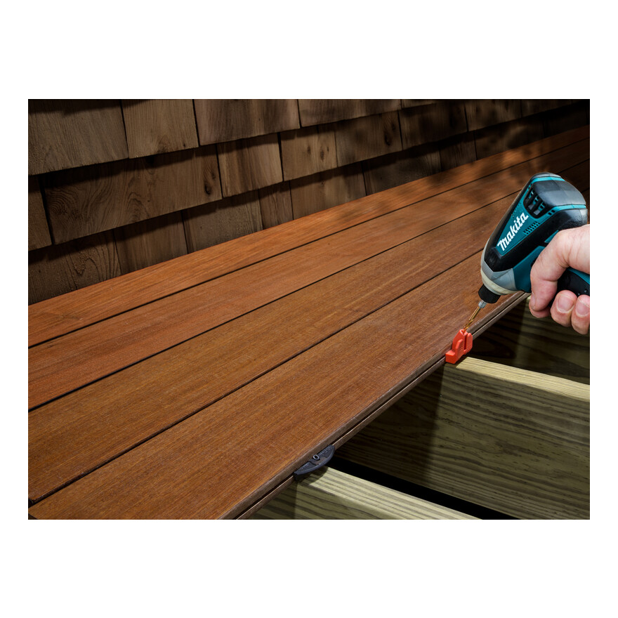 F_EBTY-Premium_InstPho_Pho_Inst_EB-TY-Premium-deck-cedarsiding-CROPPED_C0.jpg
